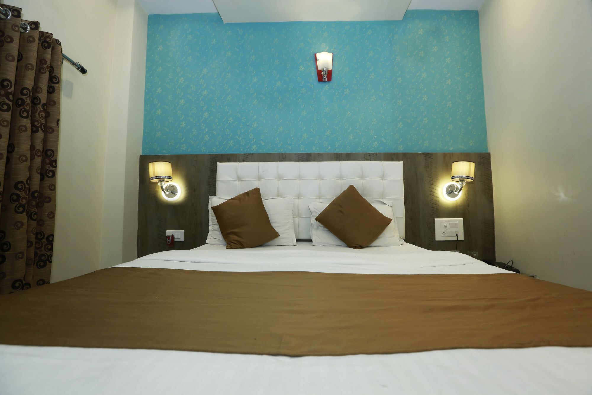 Hotel Grace Inn Mumbai Exteriör bild